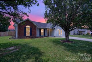 906 Woodhill Drive, Fletcher, NC 28732