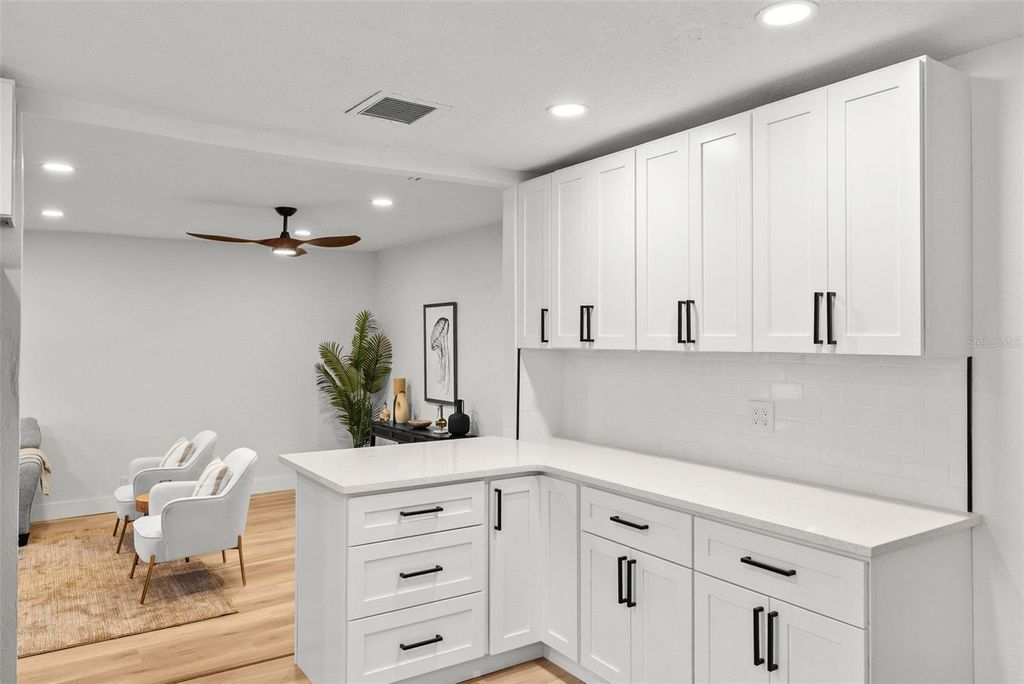 Image 12 of property listing at 2312 22ND AVENUE SW, Largo, FL 33774