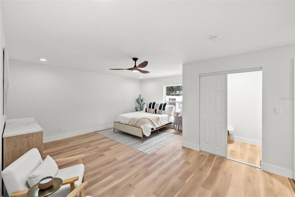 Image 23 of property listing at 2312 22ND AVENUE SW, Largo, FL 33774
