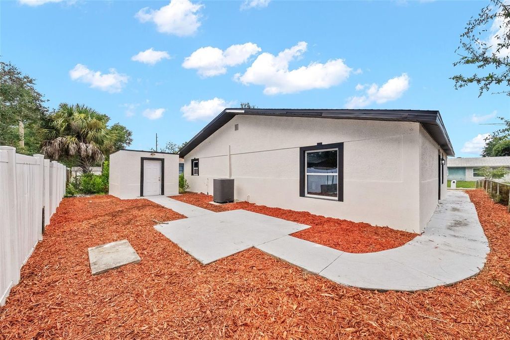 Image 48 of property listing at 2312 22ND AVENUE SW, Largo, FL 33774