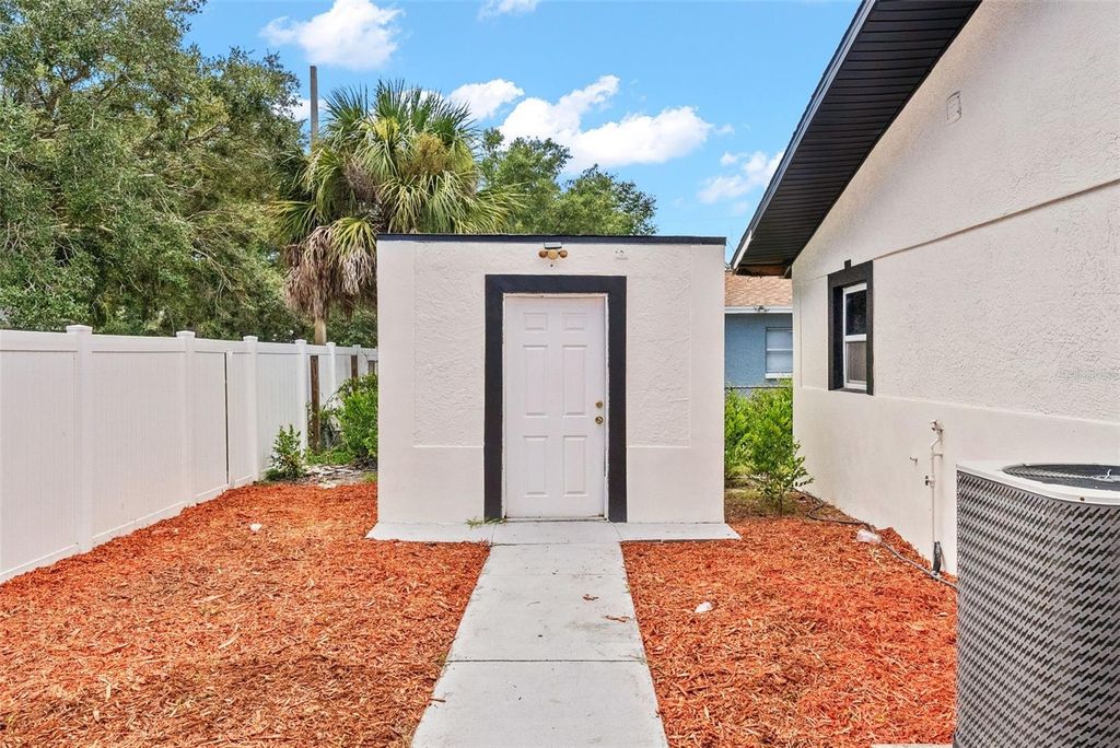 Image 49 of property listing at 2312 22ND AVENUE SW, Largo, FL 33774