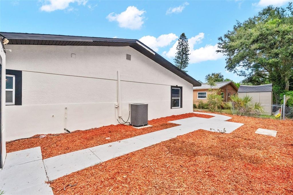 Image 50 of property listing at 2312 22ND AVENUE SW, Largo, FL 33774