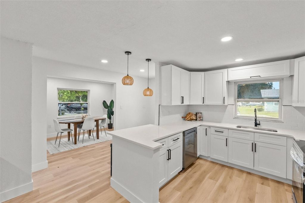 Image 9 of property listing at 2312 22ND AVENUE SW, Largo, FL 33774