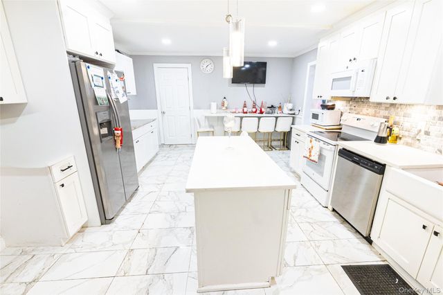 163 Orchard Road, East Patchogue, NY 11772