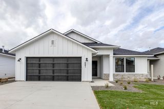 5298 E Phelps Lake Dr, Nampa, ID 83687