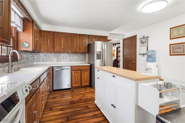 2246 Stoner Avenue NE, Massillon, OH 44646