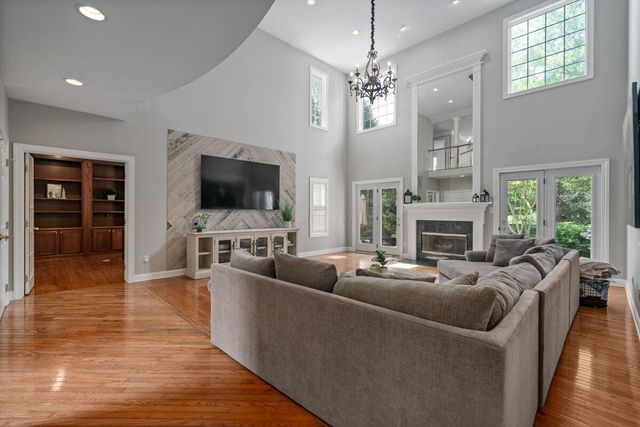 4750 Vista Ridge Drive, Dublin, OH 43017