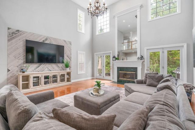 4750 Vista Ridge Drive, Dublin, OH 43017