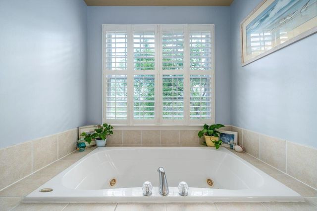 4750 Vista Ridge Drive, Dublin, OH 43017