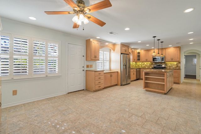 1832 Wonderlight Lane, Dallas, TX 75228