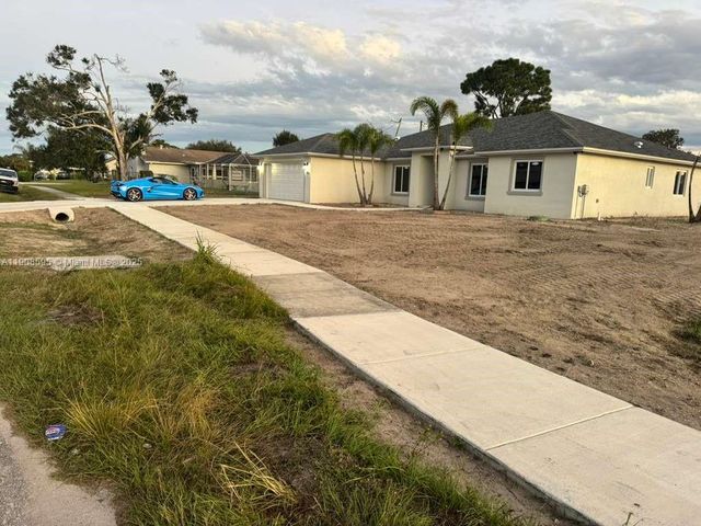 482 NW Marion Ave, Port St. Lucie, FL 34983