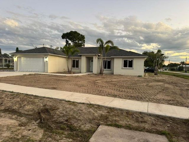 482 NW Marion Ave, Port St. Lucie, FL 34983