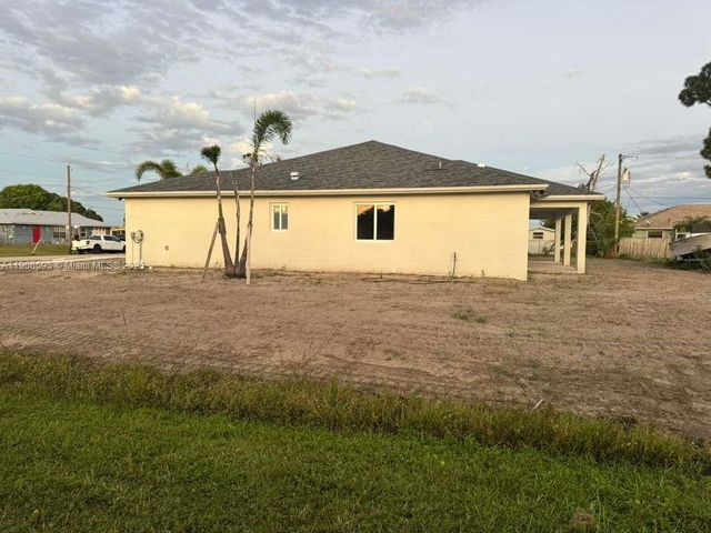 482 NW Marion Ave, Port St. Lucie, FL 34983