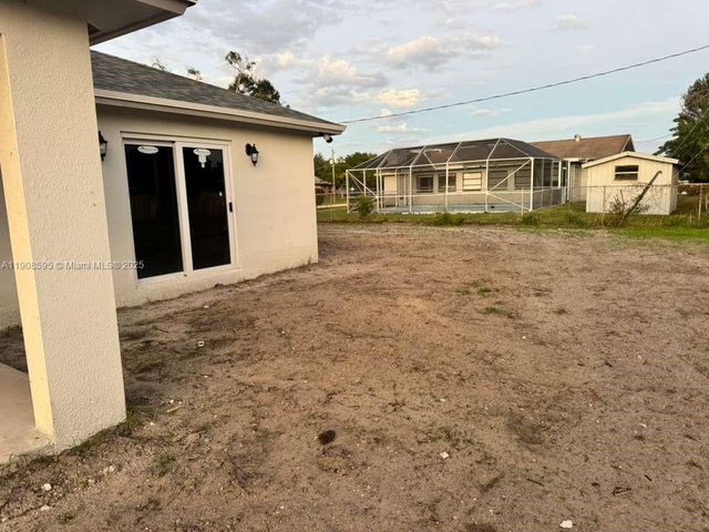 482 NW Marion Ave, Port St. Lucie, FL 34983