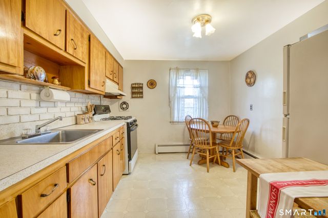 9 Stuart Drive, Greenwich, CT 06870