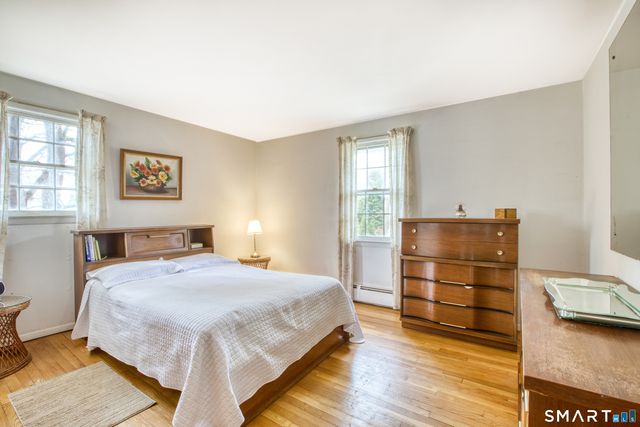 9 Stuart Drive, Greenwich, CT 06870