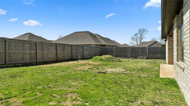 1937 Seabolt Street, Pea Ridge, AR 72751