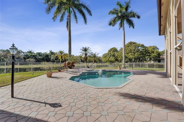 3855 Windmill Lake Road, Weston, FL 33332