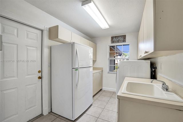 3855 Windmill Lake Road, Weston, FL 33332