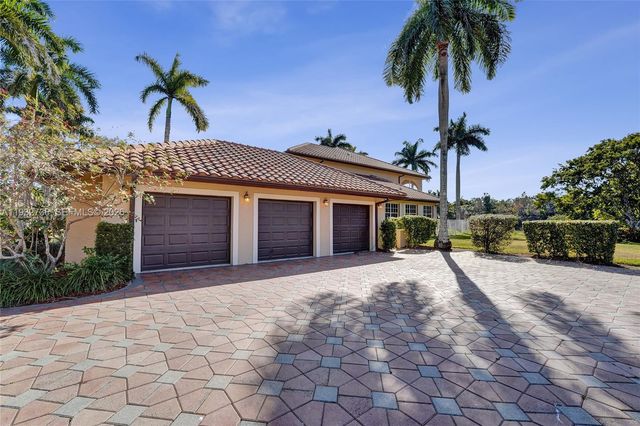 3855 Windmill Lake Road, Weston, FL 33332