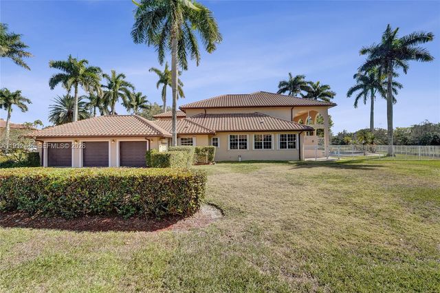 3855 Windmill Lake Road, Weston, FL 33332