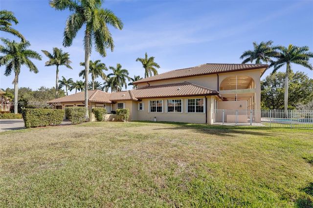 3855 Windmill Lake Road, Weston, FL 33332