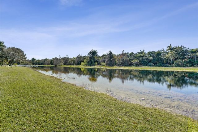 3855 Windmill Lake Road, Weston, FL 33332