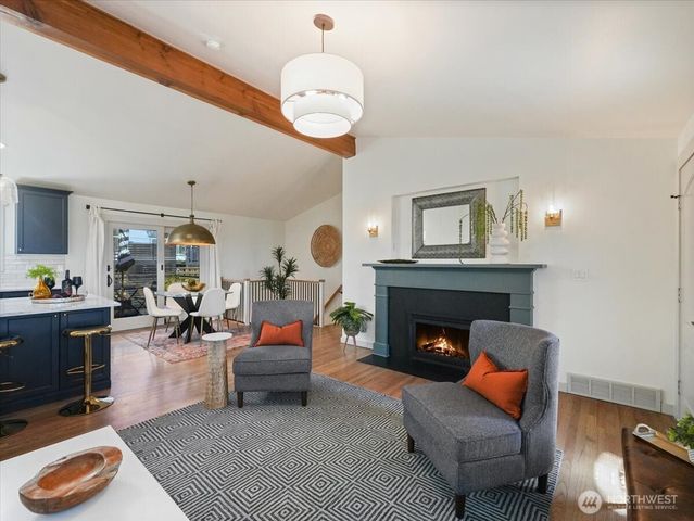 114 S 212th Street, Des Moines, WA 98198