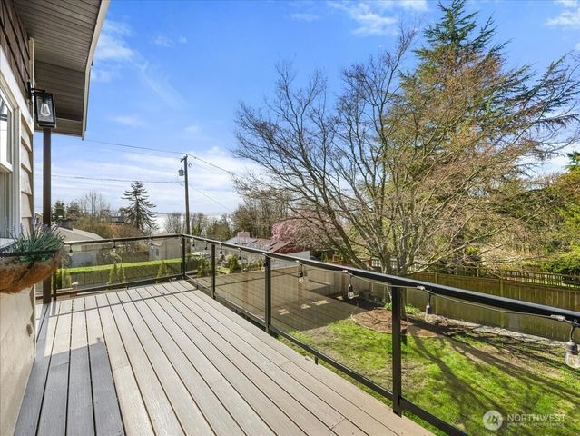 114 S 212th Street, Des Moines, WA 98198