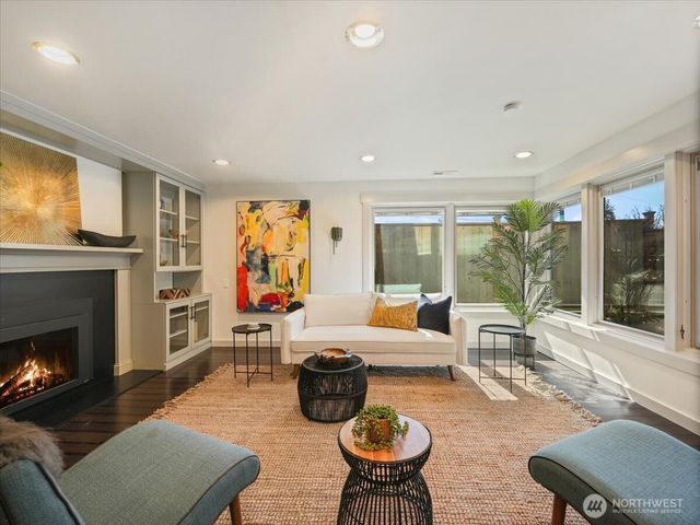 114 S 212th Street, Des Moines, WA 98198