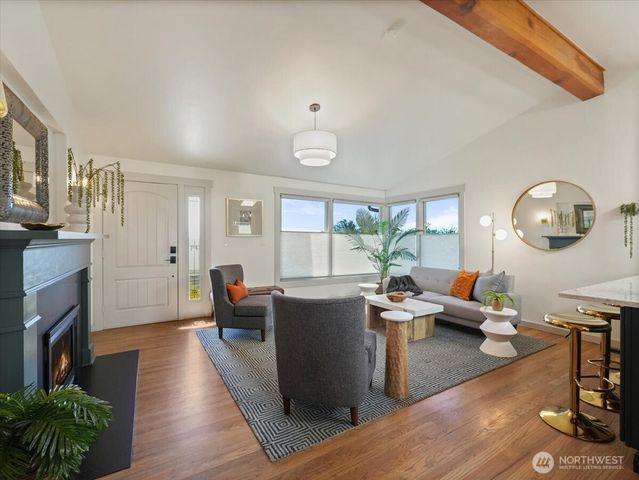 114 S 212th Street, Des Moines, WA 98198