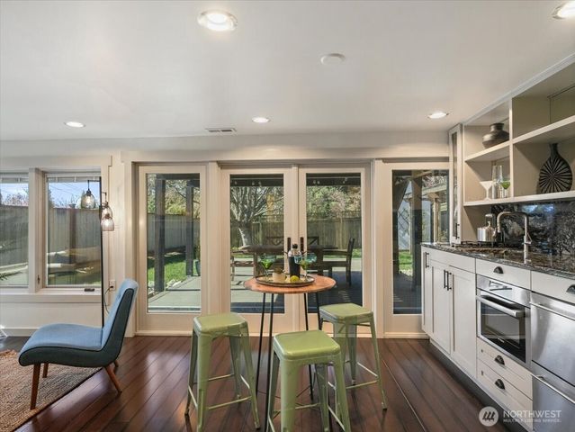 114 S 212th Street, Des Moines, WA 98198