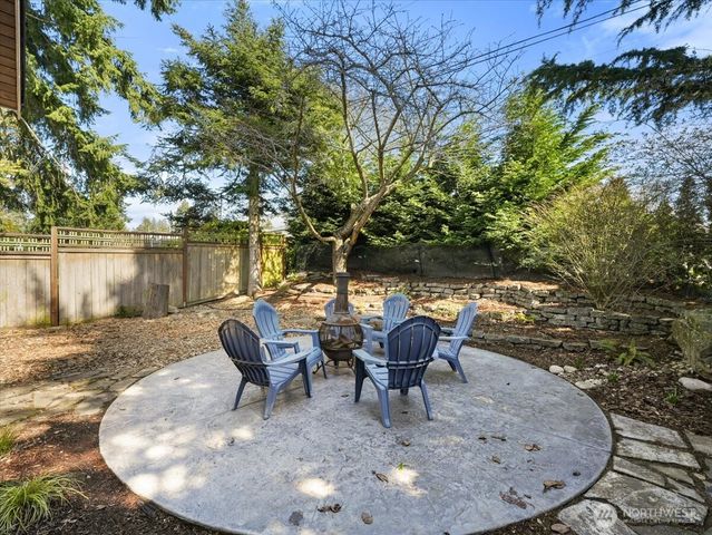 114 S 212th Street, Des Moines, WA 98198