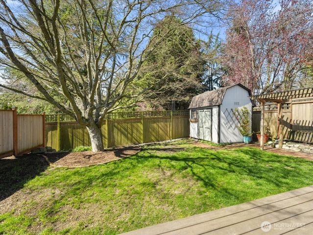 114 S 212th Street, Des Moines, WA 98198