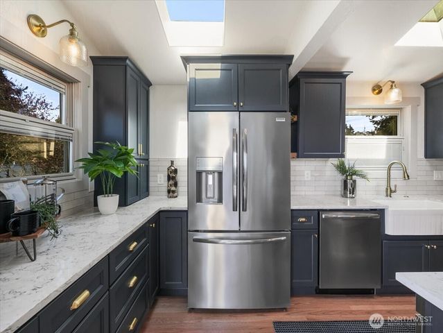 114 S 212th Street, Des Moines, WA 98198