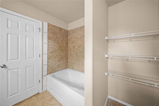 1502 W Kelley Drive, Rogers, AR 72756