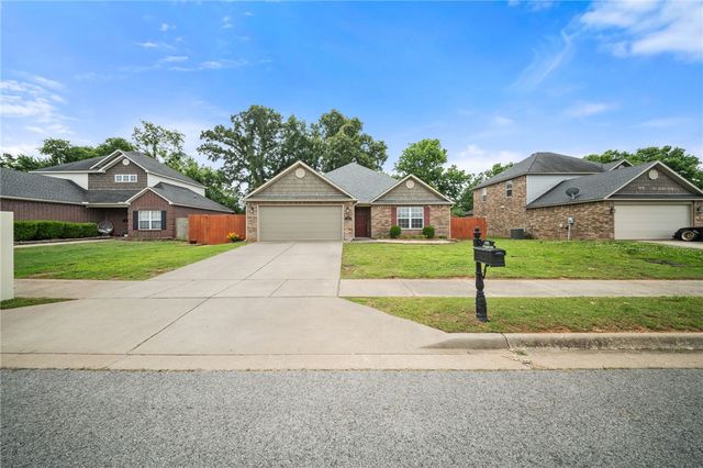 1502 W Kelley Drive, Rogers, AR 72756