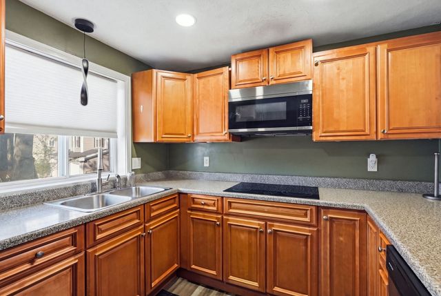 47 Lawn St 47, Attleboro, MA 02703