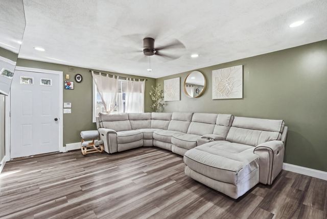 47 Lawn St 47, Attleboro, MA 02703