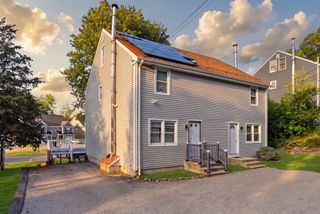 47 Lawn St 47, Attleboro, MA 02703