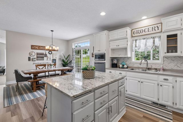 17437 Hazel Court, Lakeville, MN 55044