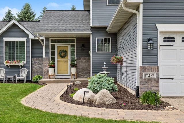 17437 Hazel Court, Lakeville, MN 55044
