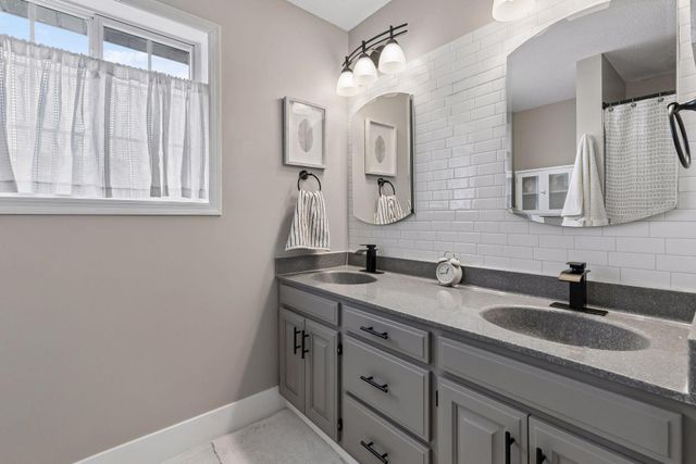 17437 Hazel Court, Lakeville, MN 55044