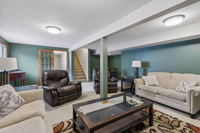 17437 Hazel Court, Lakeville, MN 55044