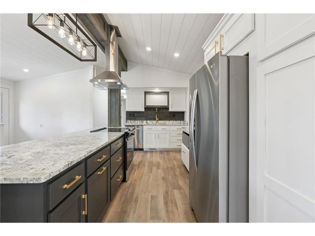 1029 Sommers Street, Hudson, WI 54016