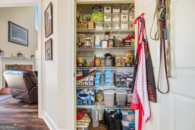 115 N Stone Close, Milton, GA 30004