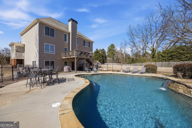 115 N Stone Close, Milton, GA 30004