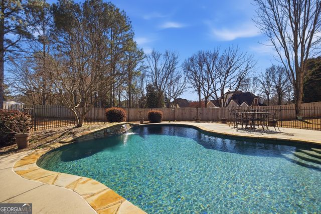 115 N Stone Close, Milton, GA 30004