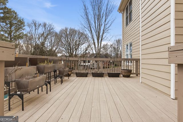 115 N Stone Close, Milton, GA 30004