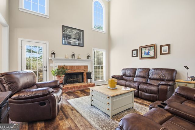 115 N Stone Close, Milton, GA 30004